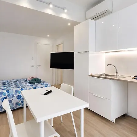 Glicini 2 - Comfort Apartman *