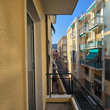 Glicini 2 - Comfort Apartman *